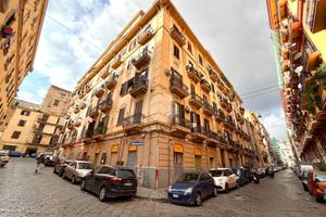 5 LOCALI A NAPOLI