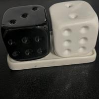 Elegante sale e pepe a dadi