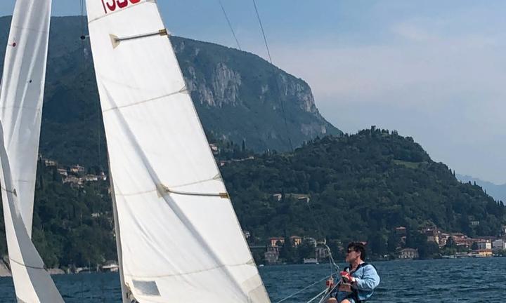 Barca a vela sportiva mod Dyas