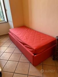 Letto singolo con letto syra