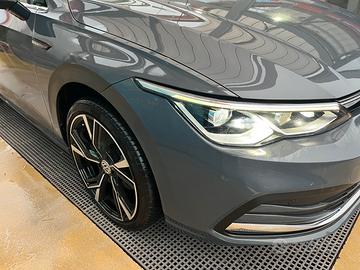 Golf 8 style 2.0 150cv