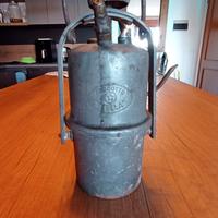 antica lampada a carburo