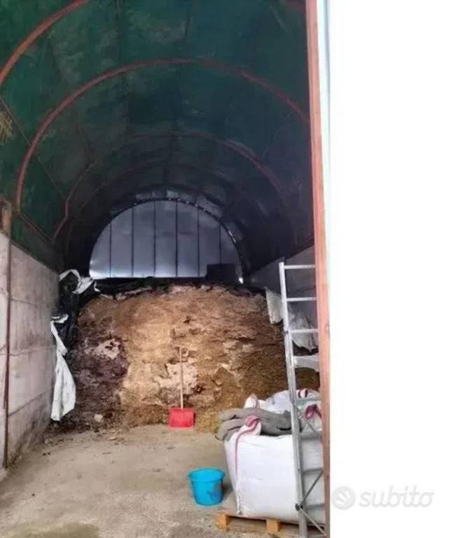 Immobile in asta di 471 m² con più di 5 locali a V - Vista 4