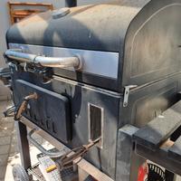 Barbecue grande con coperchio