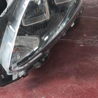 fanale anteriore ford kuga