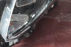 fanale anteriore ford kuga
