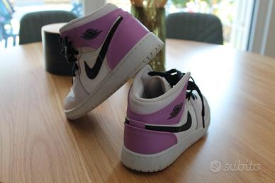 Jordan 1 Mid barely grape 