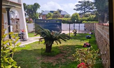 Privato vende Villa 170 mq a Lavinio Giornalisti