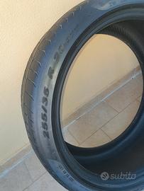 pneumatico Pirelli p-zero 255/35R20