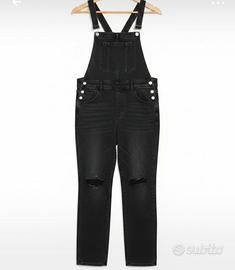 Salopette in jeans nera effetto used, con strappi