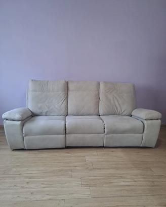 Divano 3 posti con due sedute relax manuali