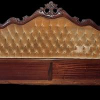 Letto con testata imbottita 