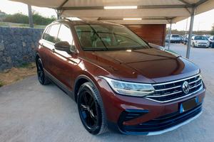 Volkswagen Tiguan 2.0 TDI 150 CV SCR DSG R-Line