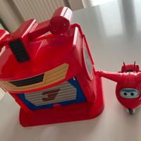 Hangar super wings jett