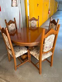 Tavolo da pranzo allungabile in legno con 5 sedie