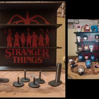 Espositore Stranger Things + supporti + omaggio