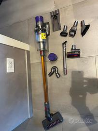 Dyson V10 Absolute usato