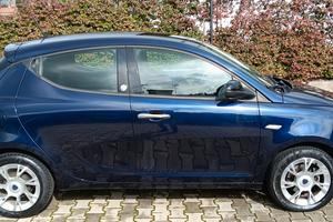 Lancia Y Opening Edition 