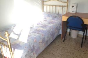 Stanza singola zona Ospedale solo donne