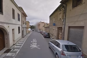 Immobile in asta di 262 m² con più di 5 locali a S