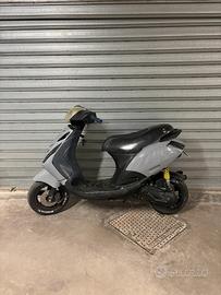 piaggio zip