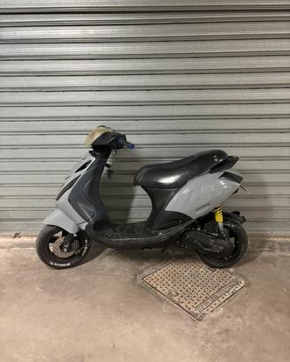 piaggio zip