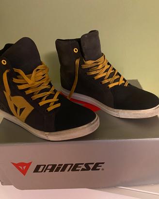 Scarpe donna per moto