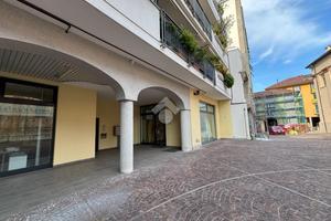 NEGOZIO A LEGNANO
