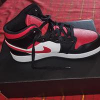 NIKE AIR JORDAN 1 MID