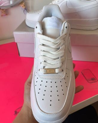 Nike Air Force 1 bianche, taglia 37.5