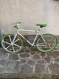 bicicletta monomarcia /scatto fisso personalizzata