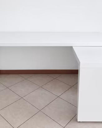 Scrivania bianca modello MALM con piano estraibile