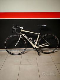 Bicicletta Trek Domane four series
