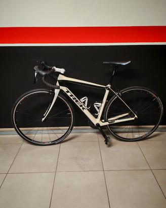 Bicicletta Trek Domane four series