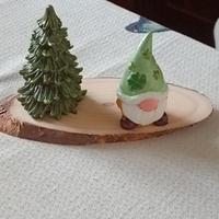 Decorazione: gnomo portafortuna con albero      