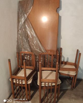 TAVOLO IN NOCE CON 6 SEDIE