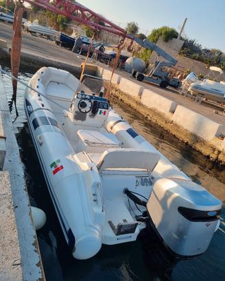 Gommone Flyer 646 - Motore Mariner Optimax 200
