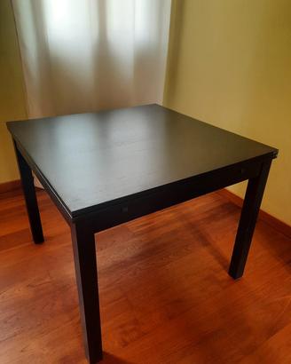 Tavolo allungabile in legno nero 