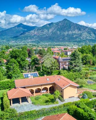 VILLA SINGOLA A ROSTA
