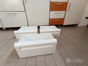 cassetti  frigo incasso Eletrolux mod FI22/10