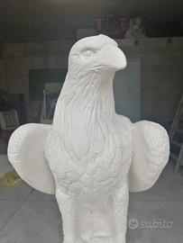 Aquila ornamentale con colonna