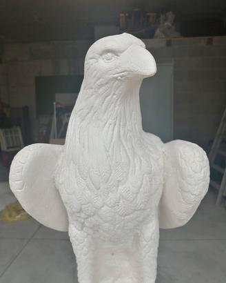 Aquila ornamentale con colonna