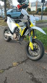 Husquarna 701 supermoto