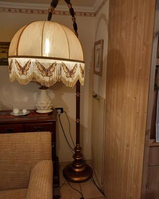Lampada piantana in legno