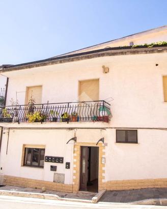 2 LOCALI A TORTORETO