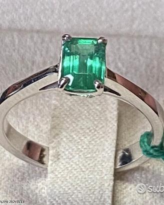 ANELLO SOLITARIO ORO 18kt. CON SMERALDO COLOMBIANO