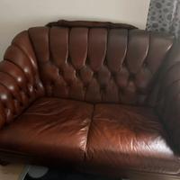 Divano con due poltrone in pelle