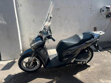 Scooter Sh 125 usato come nuovo  2021