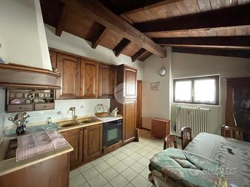 CASA SEMINDIPENDENTE A OSSIMO