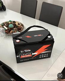 Batteria LiFePo 12 V 100Ah con carica batteria
